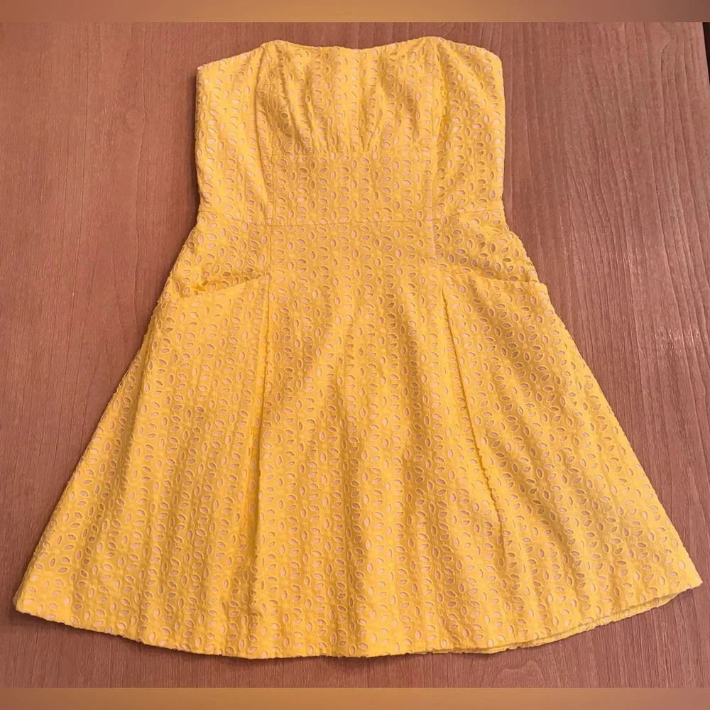 Lilly Pulitzer Yellow Eyelet Strapless Fit & Flare Blossom Dress NWT Size 10 - Picture 4 of 15